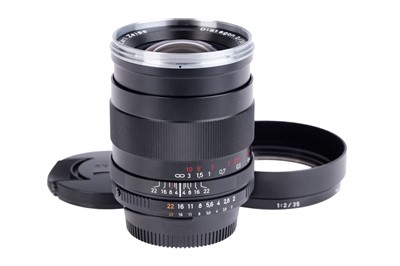 Lot 230 - A Carl Zeiss Distagon T* ZF.2 f/2 35mm Lens