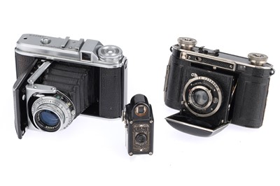 Lot 352 - A Mixed Group of Cameras