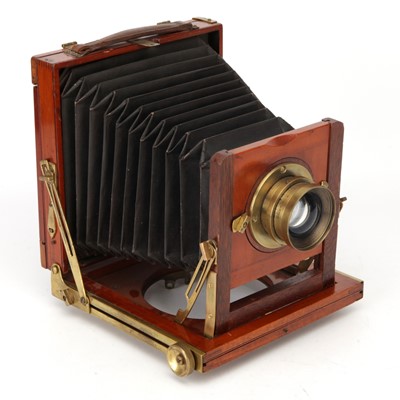 Lot 318 - A Thornton-Pickard Imperial Half Plate Mahogany Field Camera