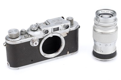 Lot 9 - A Leica IIIa 35mm Rangefinder Camera