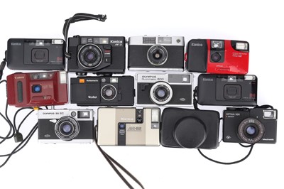 Lot 172 - A Selection of 35mm Compact Cameras