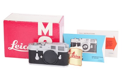 Lot 55 - A Leica M2 Rangefinder Camera Body