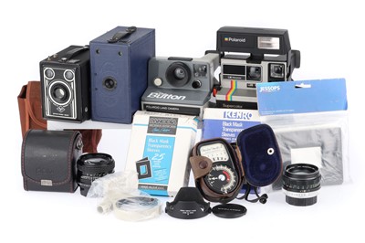 Lot 360 - A Selection of Cameras and Photographica