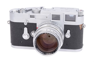 Lot 120 - A Leica M3 Rangefinder Camera
