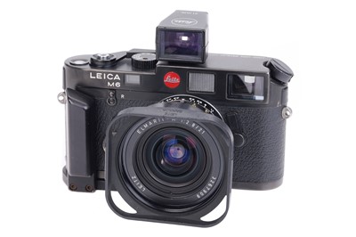 Lot 122 - A Leica M6 Rangefinder Camera