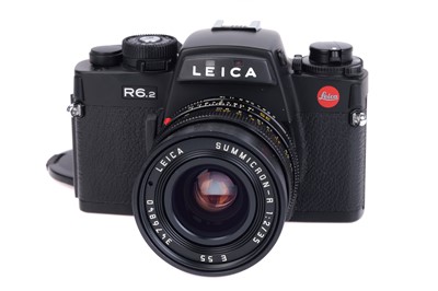 Lot 127 - A Leica R6.2 SLR Camera