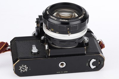 Lot 28 - A Nikon F Photomic 35mm SLR Camera