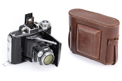 Lot 337 - A Zeiss Ikon Super Ikonta 531 Folding Camera
