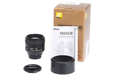 Lot 504 - A Nikon AF-S Nikkor f/1.8 85mm G Lens