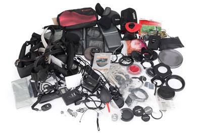 Lot 828 - A Selection of Mixed Photographica