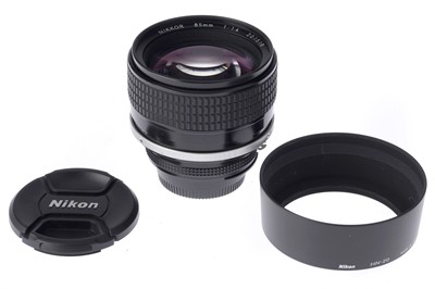 Lot 594 - A Nikon Nikkor f/1.4 85mm Lens