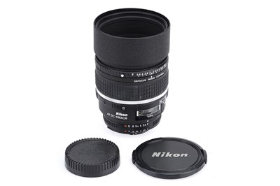 Lot 609 - A Nikon AF-DC Nikkor f/2D 105mm Defocus Control Lens