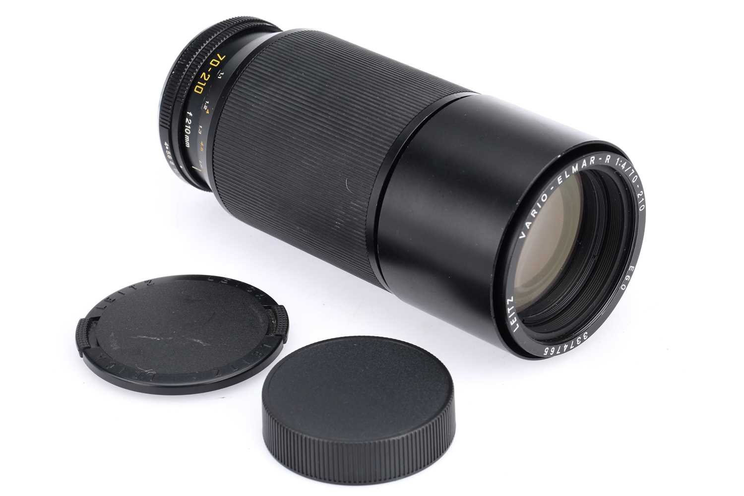 Lot 44 - A Leitz Vario-Elmar-R f/4 70-210mm Lens