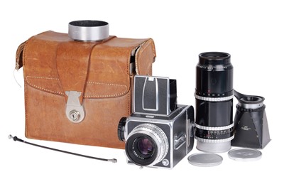 Lot 326 - A Hasselblad 1000F Medium Format Camera