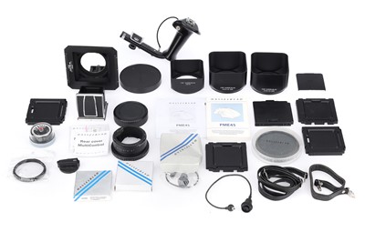 Lot 282 - A Selection of Hasselblad Photographica