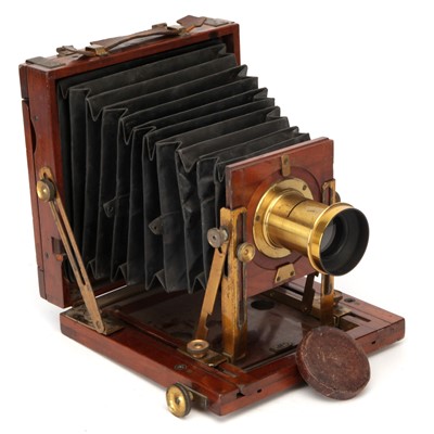 Lot 322 - A W. Middlemiss Patent Half Plate Mahogany Field Camera