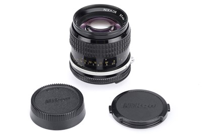 Lot 632 - A Nikon Nikkor f/2 85mm Lens