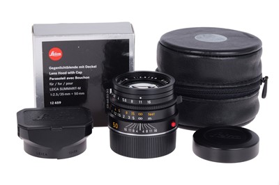 Lot 104 - A Leitz Summarit-M f/2.5 50mm Lens