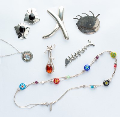Lot 109 - A Collection of Silver items