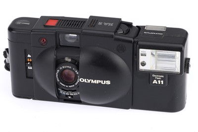 Lot 254 - An Olympus XA2 35mm Compact Camera