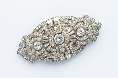 Lot 110 - A White Metal & Paste Brooch