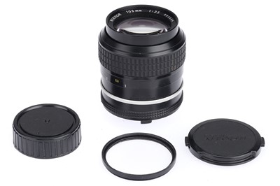 Lot 455 - A Nikon Nikkor f/2.5 105mm Ai Lens
