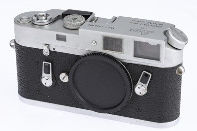 Lot 30 - A Leitz Wetzlar Leica M4 35mm Rangefinder Camera Body
