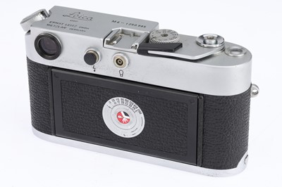 Lot 30 - A Leitz Wetzlar Leica M4 35mm Rangefinder Camera Body
