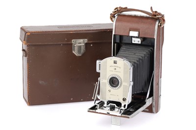 Lot 371 - A Polaroid Land Camera Model 95