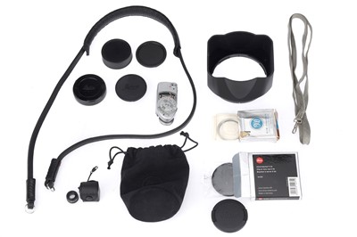 Lot 73 - A Selection of Leica Accessories