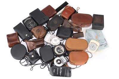 Lot 757 - A Selection of Exposure Meters