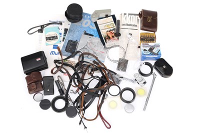 Lot 756 - A Selection of Mixed Photographica