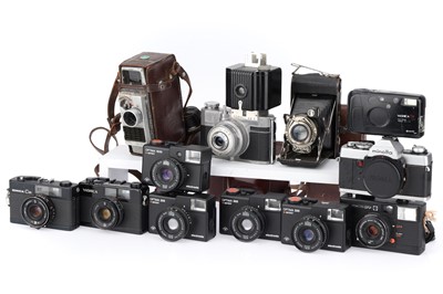 Lot 368 - A Mixed Selection of Cameras