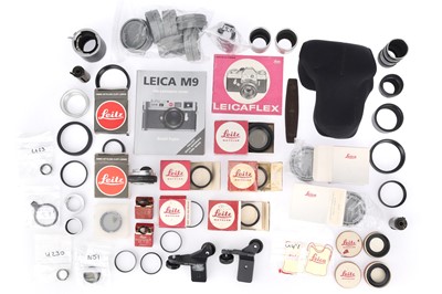 Lot 60 - A Selection of Leica Photographica