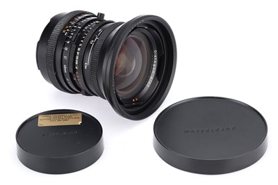 Lot 270 - A Carl Zeiss Distagon T* f/4 40mm Lens