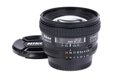 Lot 217 - A Nikon AF Nikkor D f/2.8 20mm Lens