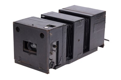 Lot 412 - An Adams & Co. De Luxe Hand Camera