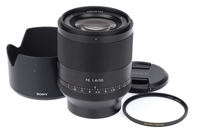 Lot 515 - A Zeiss Planar T* f/1.4 50mm Lens