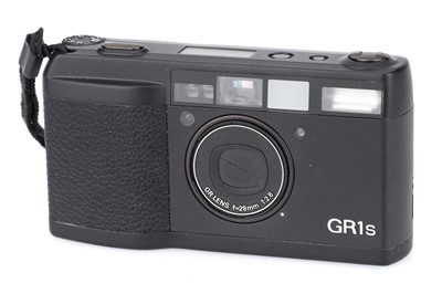 Lot 142 - A Ricoh GR1s 35mm Compact Camera