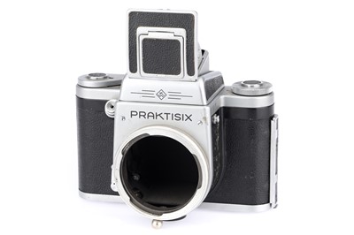 Lot 314 - A KW Praktisix Medium Format SLR Camera Body