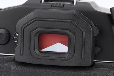 Lot 13 - A Leitz Leica R8 SLR Camera Body