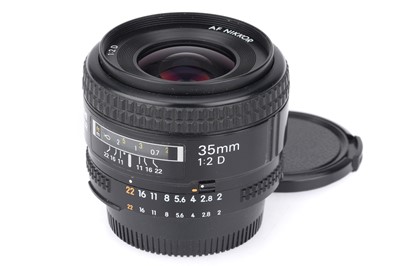 Lot 424 - A Nikon AF Nikkor D f/2 35mm Lens