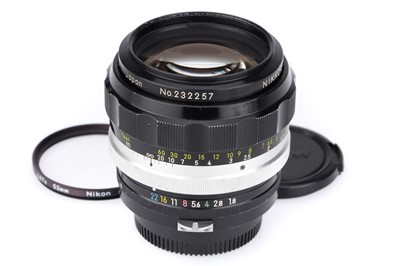 Lot 437 - A Nikon Nikkor-H f/1.8 85mm Lens
