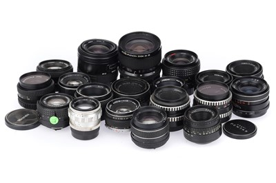 Lot 472 - A Selection of Camera Lenses