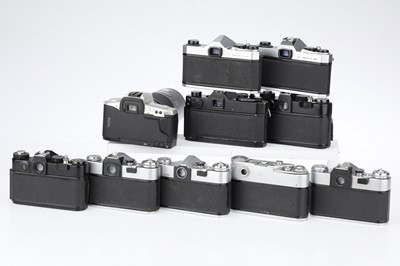 Lot 52 - ꩜ A Selection of 35mm SLR Camera Bodies