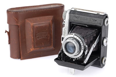 Lot 126 - A Shinkoh Rabbit I Medium Format Folding Camera