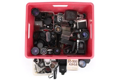 Lot 372 - END LOT: A Mixed Selection of Photographica