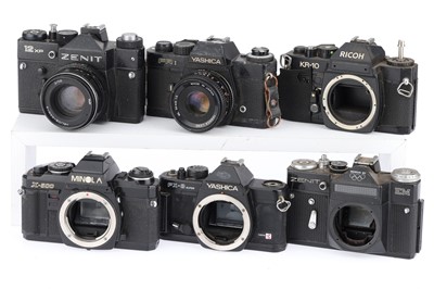 Lot 130 - A Mixed Selection of Cameras