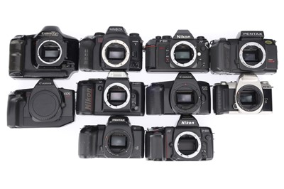 Lot 383 - A Selection of Electronic SLR Cameras