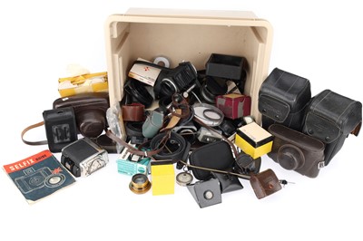 Lot 559 - A Large Selection of Mixed Photographica